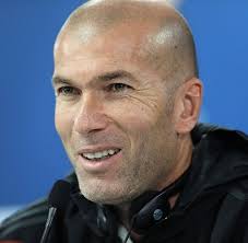 Covid-19 : Zidane placé à l'isolement à Madrid