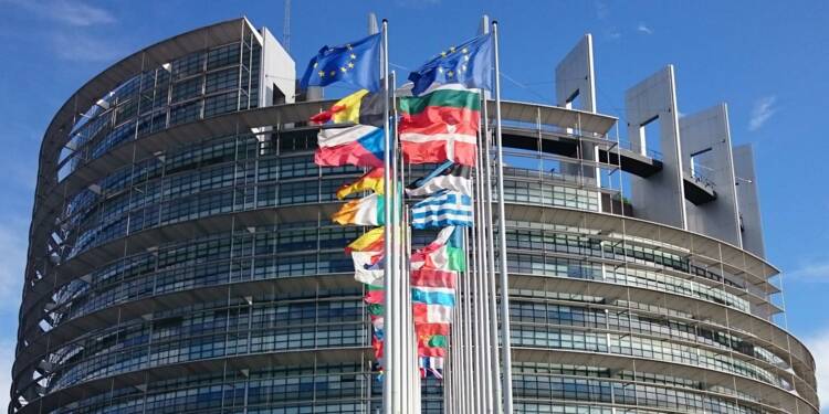 Vaccin Covid-19 : accusé de retards, AstraZeneca se retire d’une réunion avec l’UE !