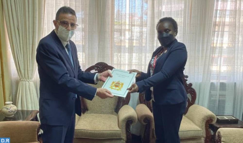 L’ambassadeur du Maroc à Nairobi présente aux autorités kényanes les copies figurées de ses lettres de créance