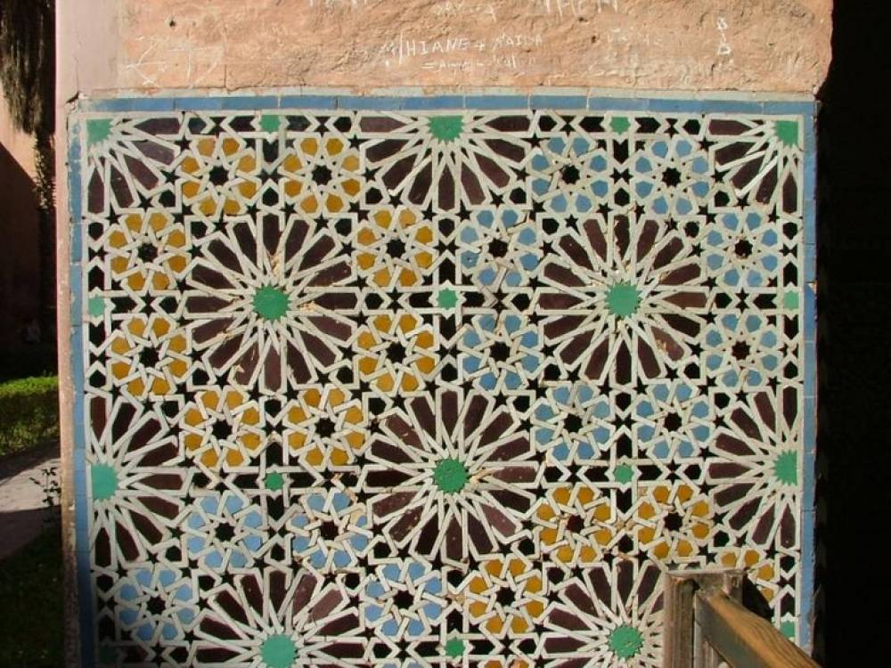 Quand Marrakech célèbre le Zellige dans sa pure authenticité marocaine
