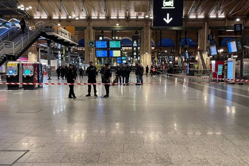 France : le suspect de l'agression de la gare du Nord placé en garde à vue pour tentative d'assassinat