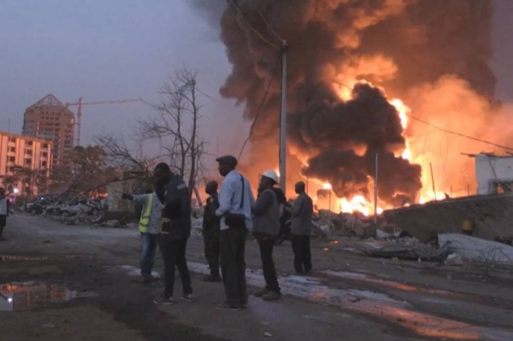 Explosion dans un dépôt de carburants en Guinée: le gouvernement suspend les cours pour une semaine