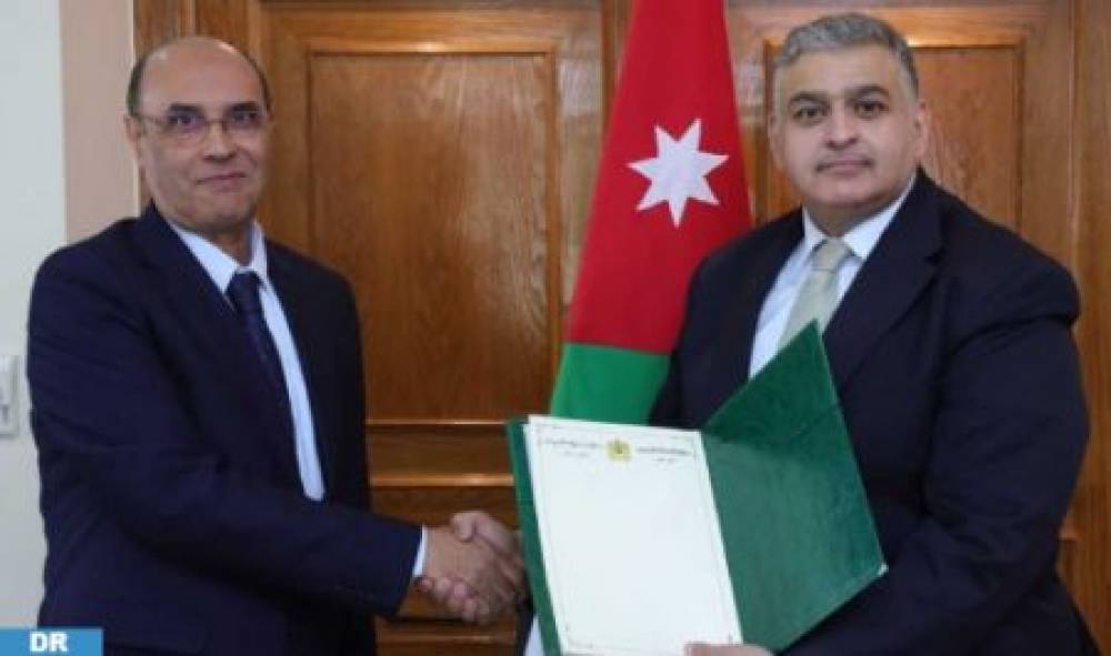 L’ambassadeur Fouad Akhrif remet au SG du ministère jordanien des AE une copie figurée de ses lettres de créance