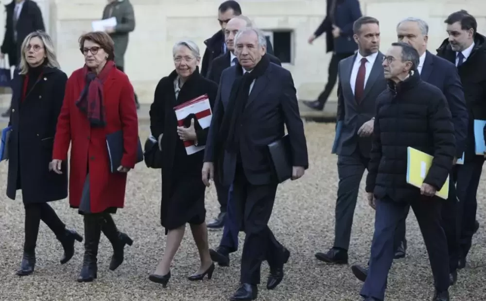 France : le gouvernement Bayrou veut réduire le train de vie de l’Etat