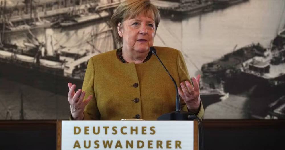 Angela Merkel qualifie « d’erreur » l’adoption d’un texte sur la migration avec le soutien de l’extrême droite