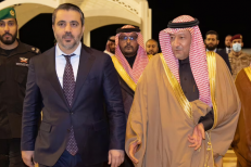 Le nouveau ministre syrien des Affaires étrangères arrive en Arabie Saoudite pour sa première visite à l’étranger