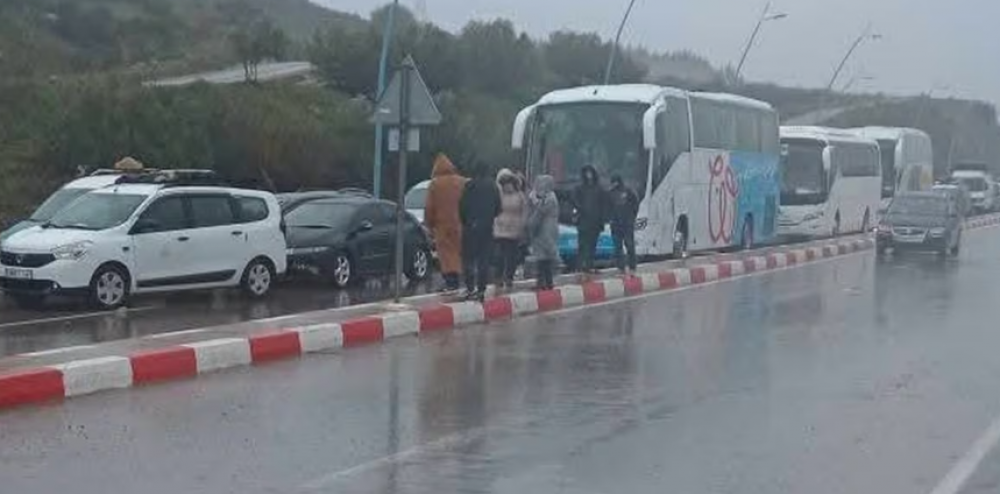 Crue spectaculaire à Chefchaouen, la route nationale n°2 coupée