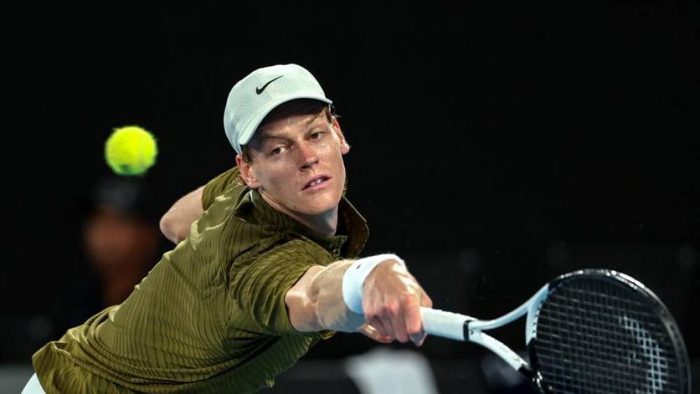 Jannik Sinner rejoint Novak Djokovic en demi-finales de l’Open d’Australie