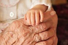 France : En 2025, plus de décès que de naissances, une première depuis 1945 (Insee)