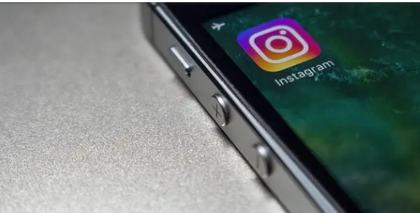 Instagram : Un bug fait croire que l'appareil photo s'active sans autorisation, le problème en cours de correction