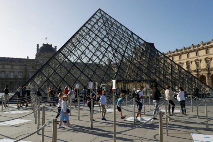 France/Coronavirus: Le musée du Louvre rouvre ses portes après près de trois mois et demi de fermeture