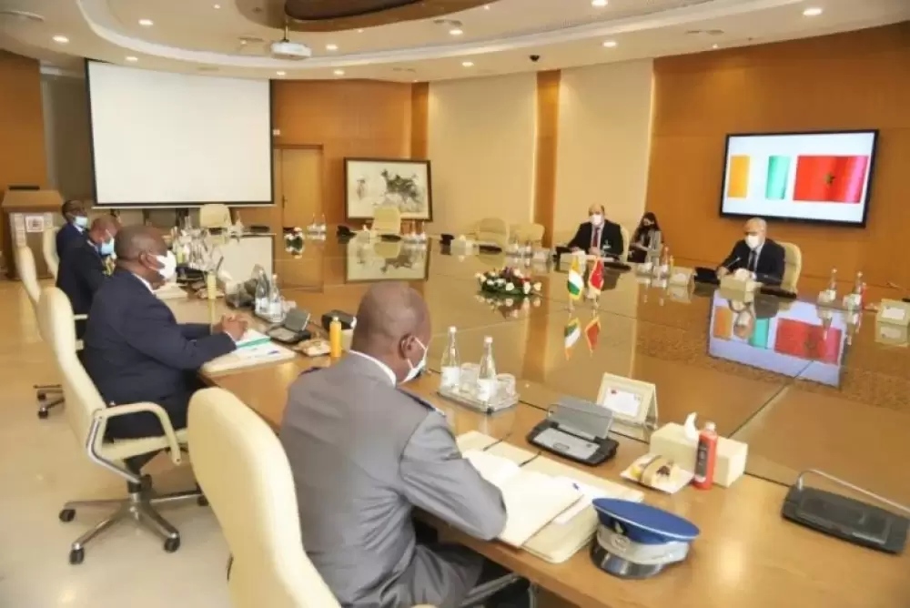 Le ministre ivoirien de la Défense reçu respectivement par Abdeltif Loudyi et Abdelfattah Louarak