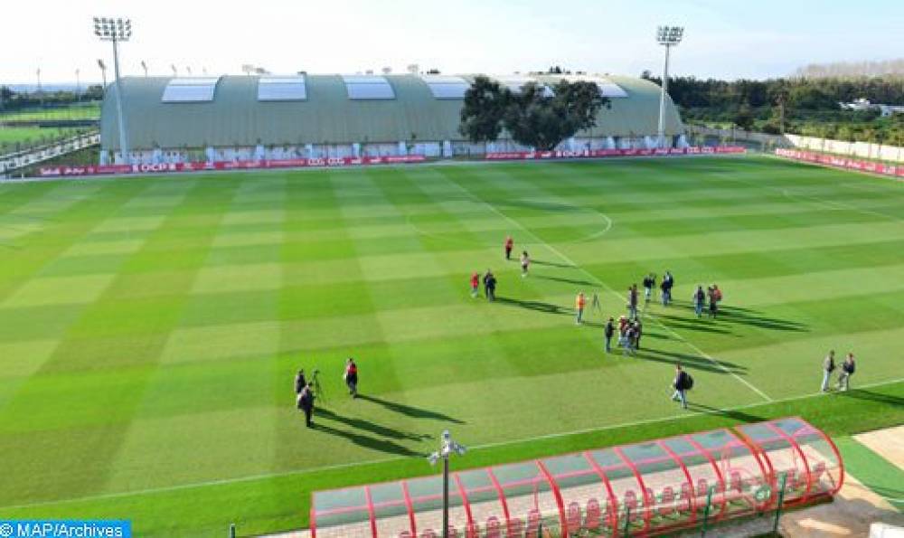 Une importante délégation de la FIFA visite le Centre fédéral régional de football à Saïdia
