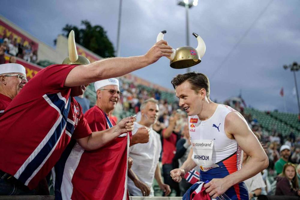 Athlétisme : le Norvégien Karsten Warholm bat le record du monde du 400 m haies à domicile