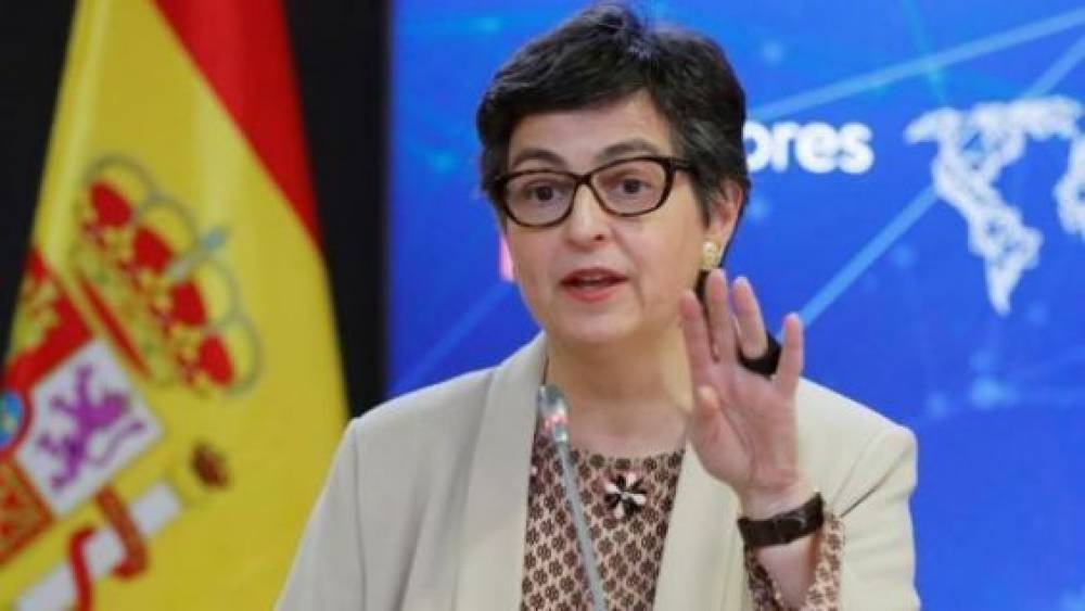 Arancha Gonzalez contrainte d’identifier celui qui a dispensé Ghali du contrôle aux frontières