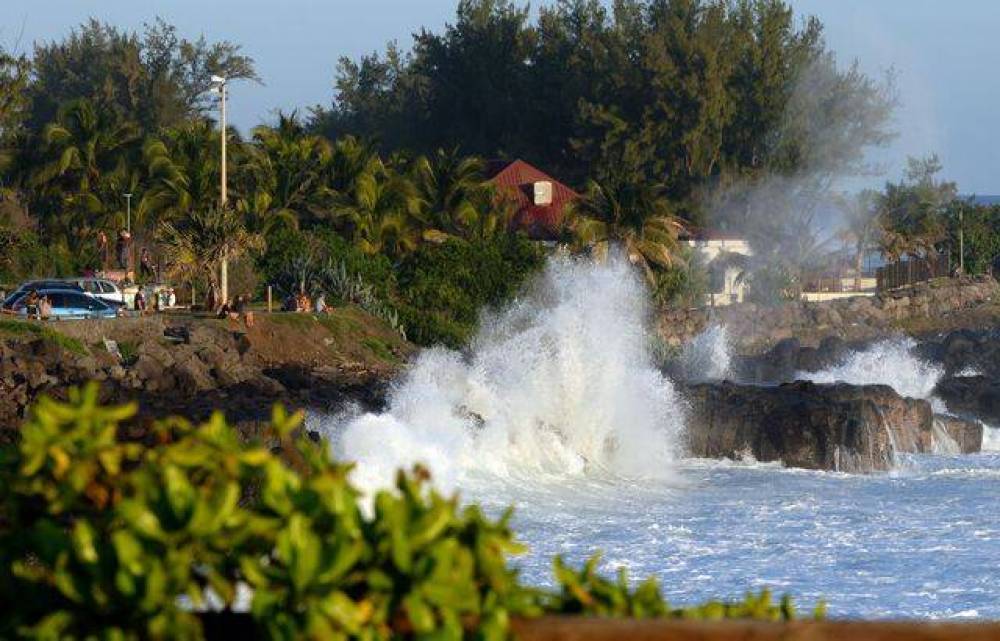 Coronavirus à La Réunion : Le préfet annonce un confinement et un couvre-feu dès ce week-end