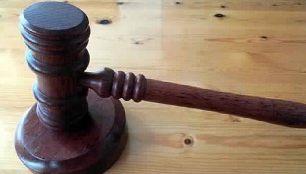 La Justice reconnaît au greffier le pouvoir de contrôler les contrats d’avocats