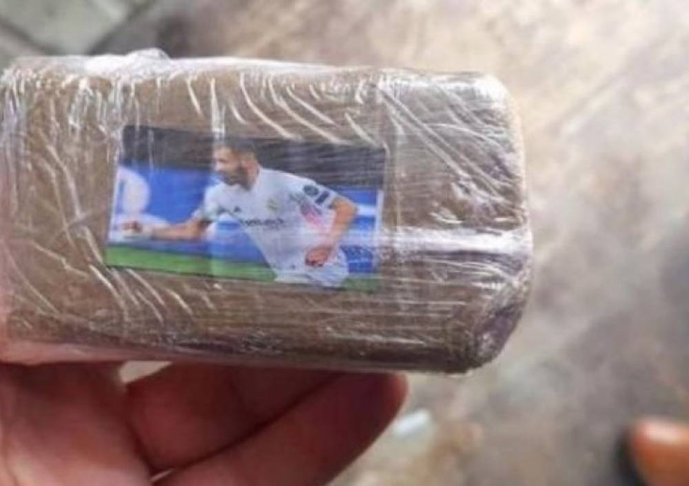 Diapo: saisie d’une tonne et 250 KG de résines de cannabis estampillées Karim Benzema, à Nador