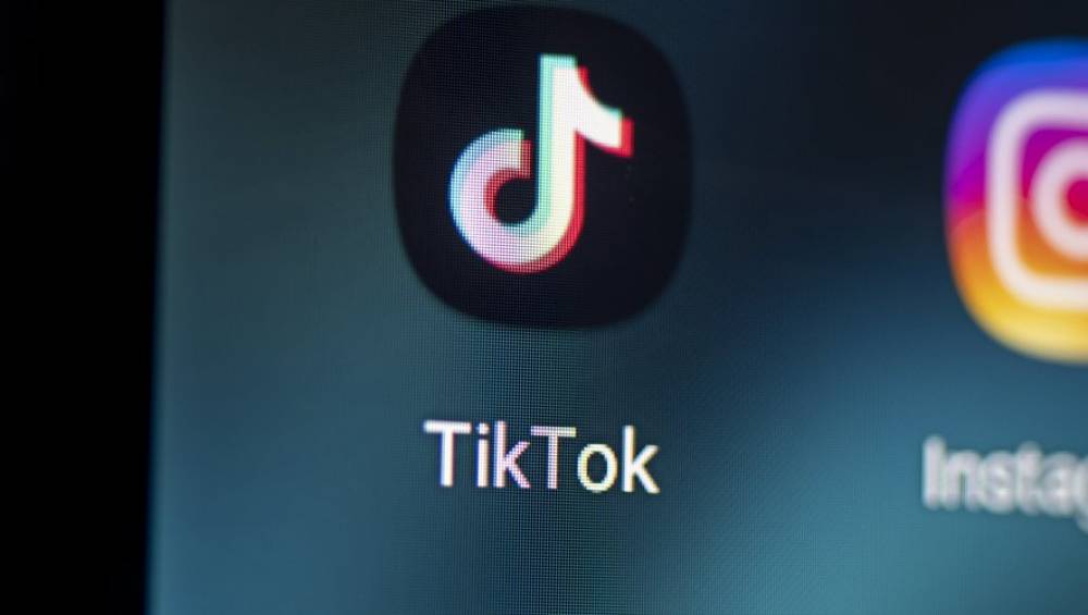TikTok : le réseau social alerte sur l'envoi de nudes et la prostitution des adolescentes