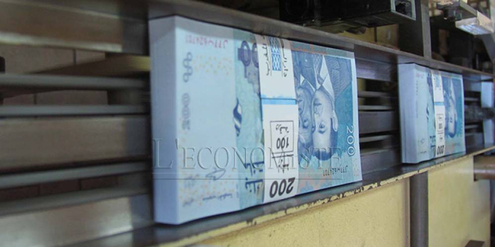 Le déficit de liquidités bancaires s'atténue