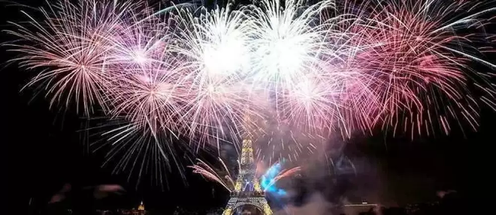 France : un garçon de 7 ans et sa sœur de 24 ans tués lors d'un feu d'artifice