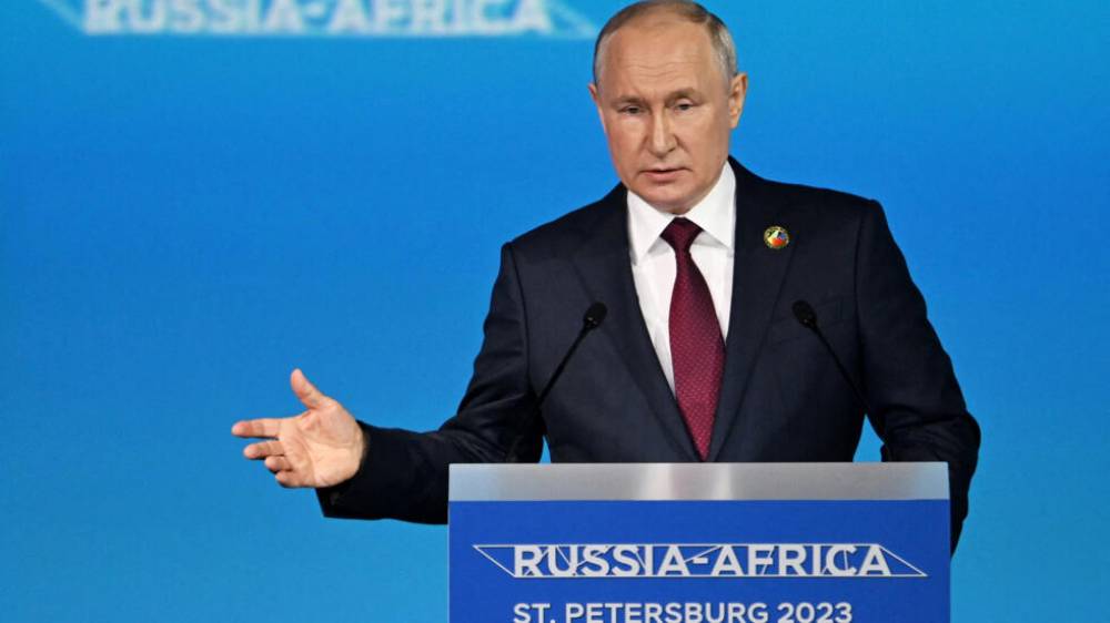 Sommet Russie-Afrique : Poutine promet des céréales gratuites à six pays