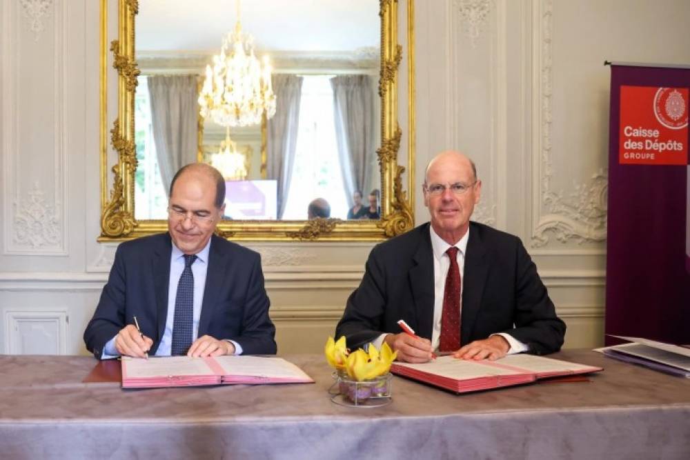 Signature à Paris d'une convention de coopération entre la CDG et la CDC