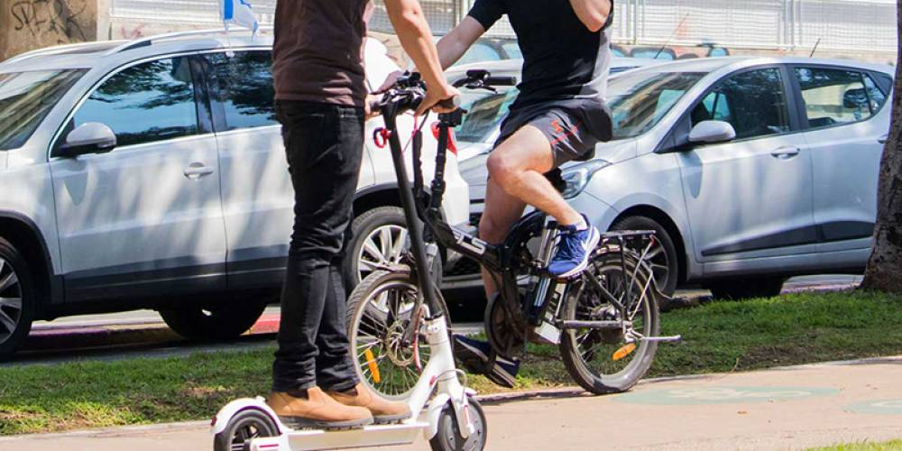 Trottinettes et vélos assistés : Le Gouvernement élabore de nouveaux décrets