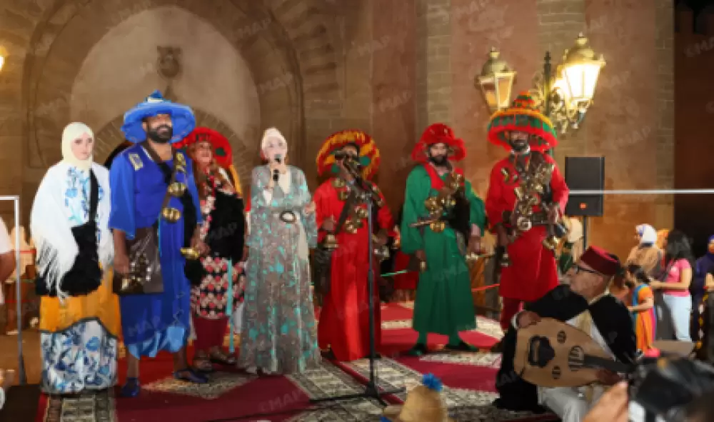 Rabat : la place Bab El Had se mue en un espace vibrant célébrant l’art du conte