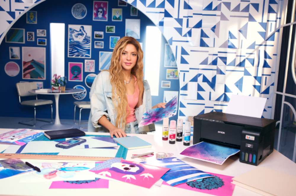 Epson annonce la signature d’un partenariat avec l’icône mondiale de la musique Shakira