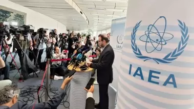 Nucléaire : l'Iran va suspendre la coopération ave...