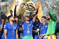 Chelsea a soulevé un faux trophée de la Coupe du monde des clubs à cause de Donald Trump