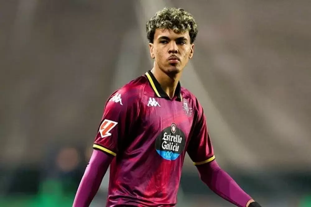 Bayern Munich : Everton s’active pour recruter Adam Aznou