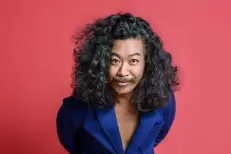 Mort brutale de Bun Hay Mean à Paris : Le “Chinois marrant” laisse un vide dans le stand-up