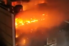 Irak : un centre commercial ravagé par les flammes fait 61 morts