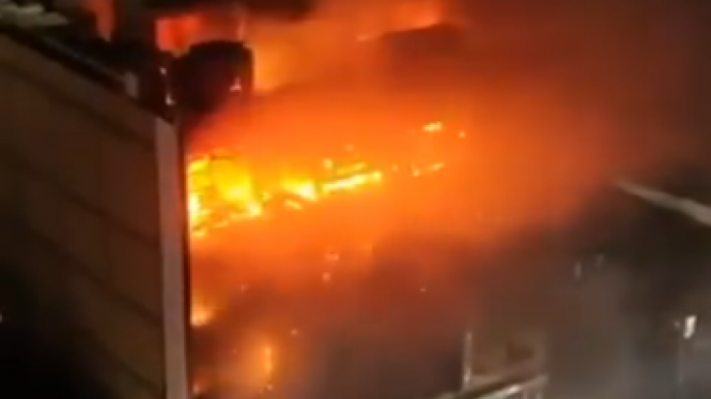 Irak : un centre commercial ravagé par les flammes fait 61 morts