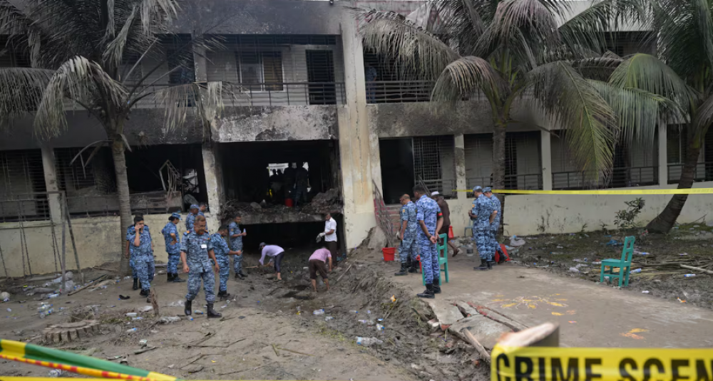 Crash d’un avion militaire sur une école au Bangladesh: le bilan monte à 27 morts