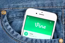 Elon Musk promet de ressusciter la très regrettée application Vine "sous forme d'IA", qu'est-ce que ça veut dire ?