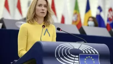 L'UE adopte un 18e paquet de sanctions contre la R...