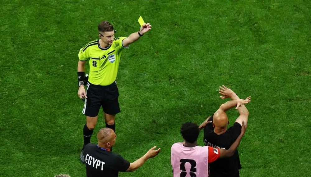 Mondial 2026 : l'Égypte demande l'exclusion de l'arbitre français François Letexier