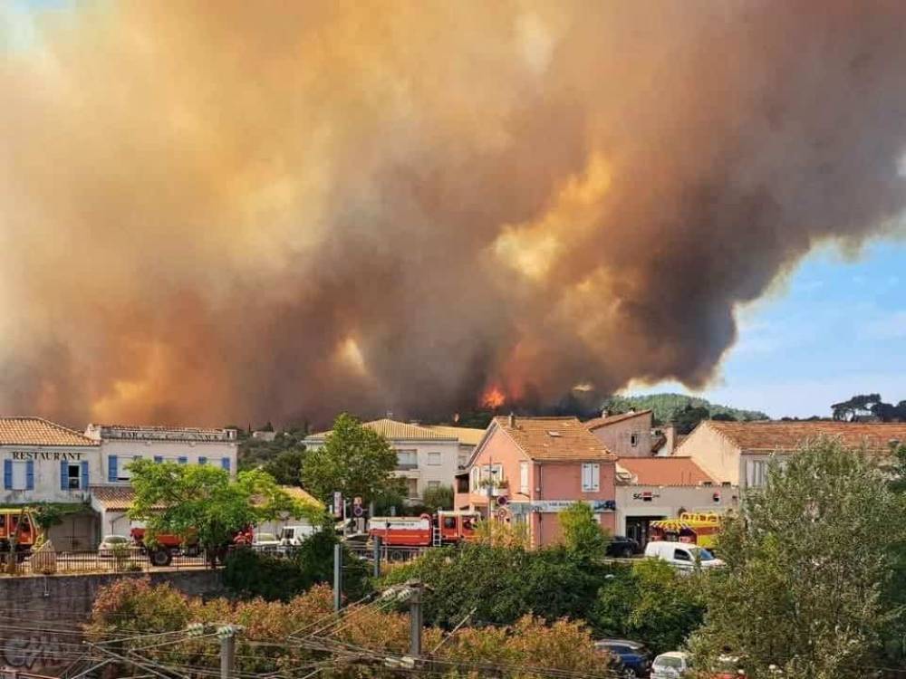 France: 2.550 ha partis en fumée dans le Var, des milliers de foyers sans électricité