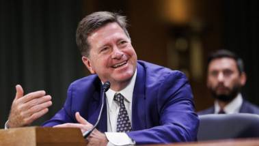 États-Unis : le Sénat confirme Jay Clayton à la tê...