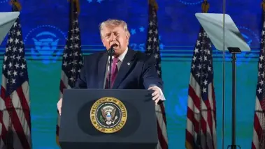 Trump affirme que les États-Unis vont frapper fort...