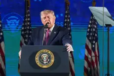 Trump affirme que les États-Unis vont frapper fort l'Iran cette nuit
