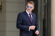 Attentats à la bombe : Emmanuel Macron sain et sauf, sa visite se poursuit, assure l'Elysée