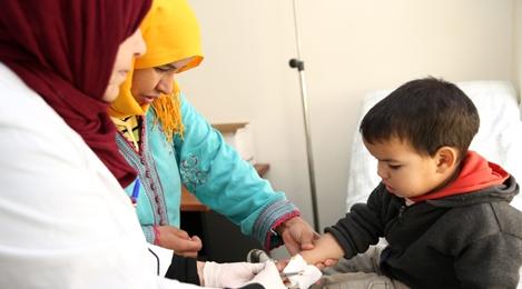 Région MENA: Près de 51.000 enfants menacés par l'interruption des soins de santé primaires (ONU/UNICEF)