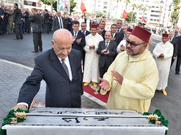 Une plaque rendant hommage à feu Abderrahaman Youssoufi vandalisée