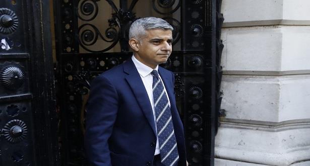 Coronavirus: Sadiq Khan réduit son salaire et appelle le gouvernement à l’aide