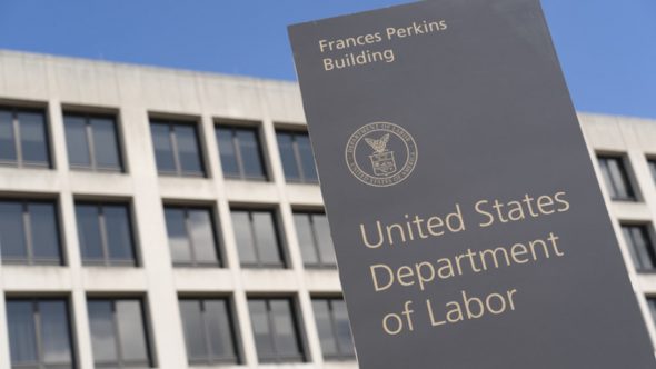 USA: 2,7 millions d’emplois privés détruits en mai à cause de la pandémie