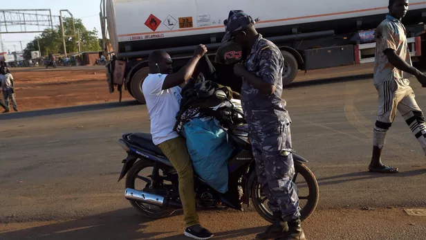 Deux attaques djihadistes ensanglantent le Burkina